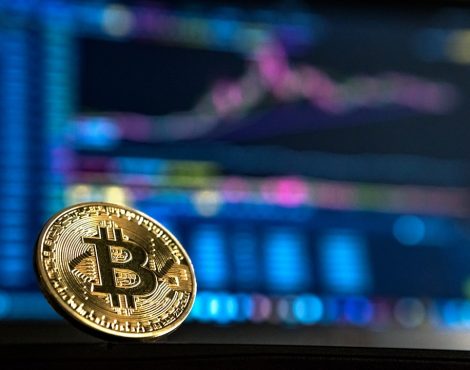 How Bitcoin Volatility Creates Opportunities for Active Traders